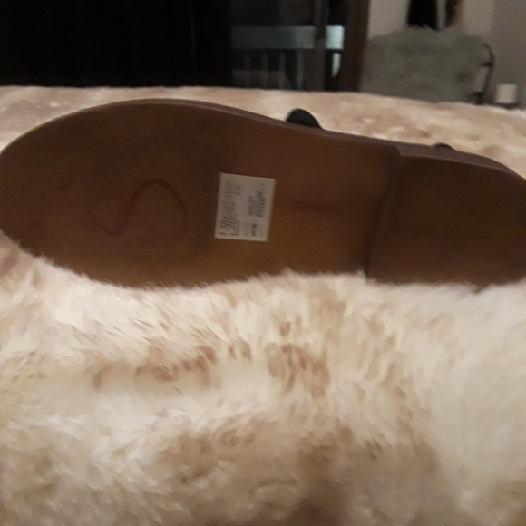 Boots - Picture 3 of 3